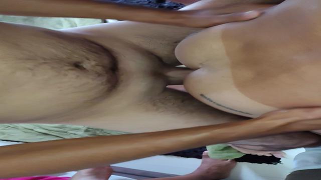 Filhão dando uma macetada 