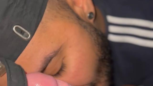 Casado aproveitou que tava sozinho e me chamou pra t...