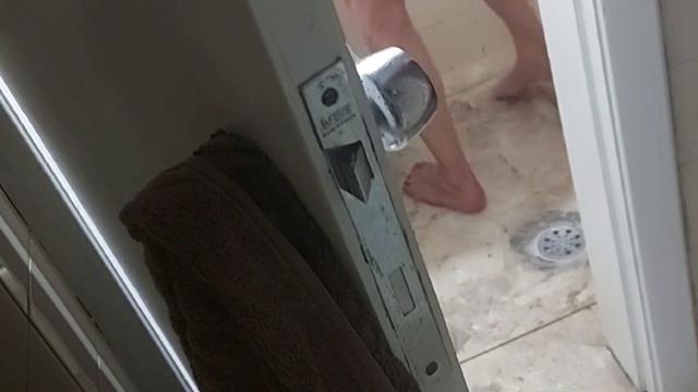 PARTE 2 PAI DA MINHA AMIGA TOMANDO BANHO