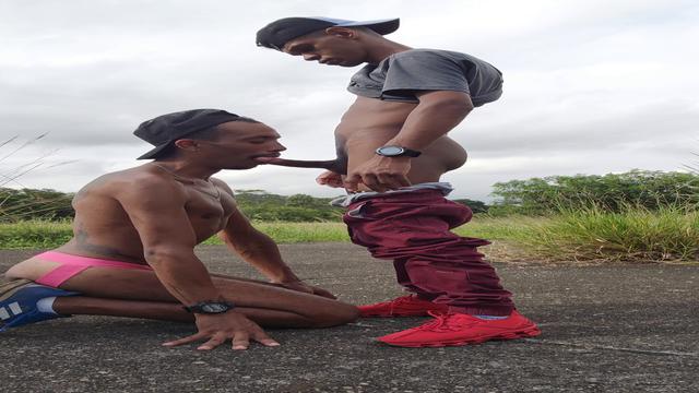 Deixei o @LuanPutoGULOSO bem submisso no parque