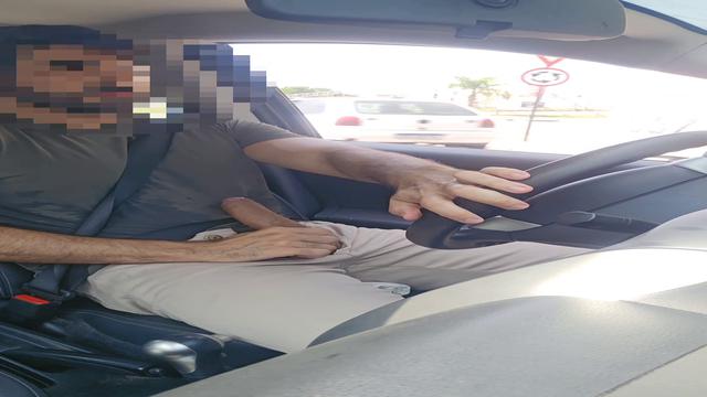 Trabalhando com o pau na mão 