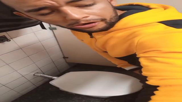 BANHEIRÃO LINHA AMARELA ON - MOTOBOY DOTADO ME COMEU