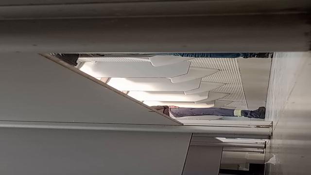 Vê esse pau gostoso do terceirizado