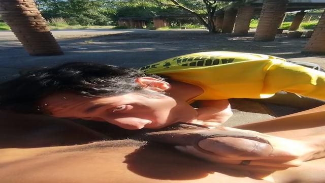Sendoo mamadoo no parq abandonadoo 