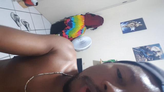 Mineiro dando o cu gostoso 