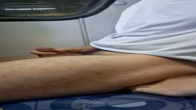 Gozando no ônibus 
