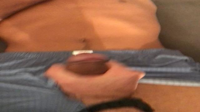 Dormindo de cueca na casa do amigo 1