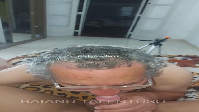 CONHECI ESSE VOVÔ  APOSENTADO NUMA AVENIDA INDO PRA ...