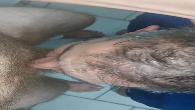 Macho hétero casado pingueludo , veio me dar de mama...