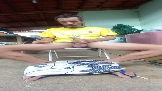 Gozada gostosa logo de manhã com a família toda em c...