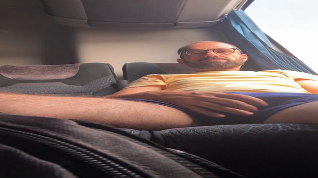 Vídeo 7 de 24 - exibindo o pau no onibus