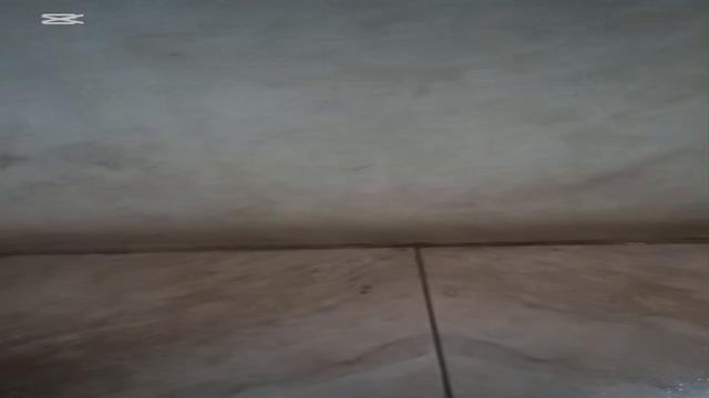Quarentão primeira vez dele gozando no banho rapidin...
