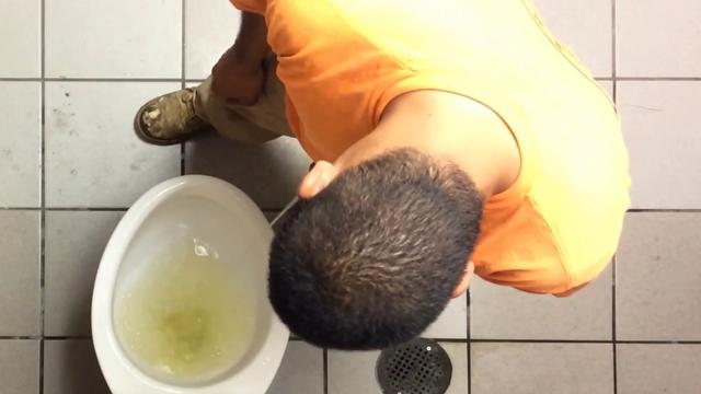 PISSING #400