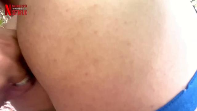 Sendo socado pelo ativão e mamando outro 