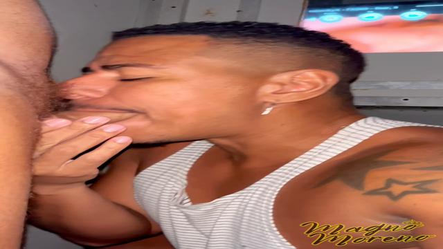 MAGNO MORENO X AVENTURAS NO GLORY HOLE