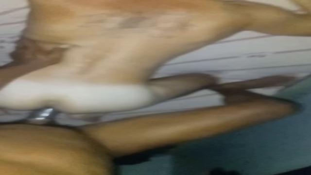 Botei o mozao pra gozar com a pica preta enterrada n...