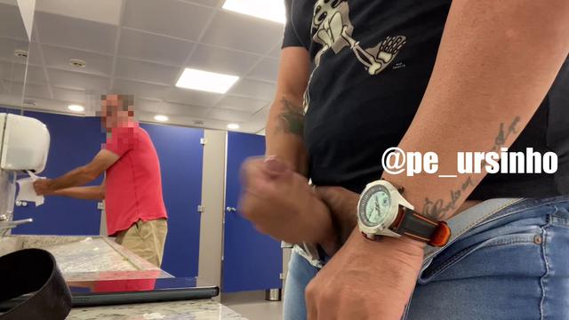 Mais um no aero
