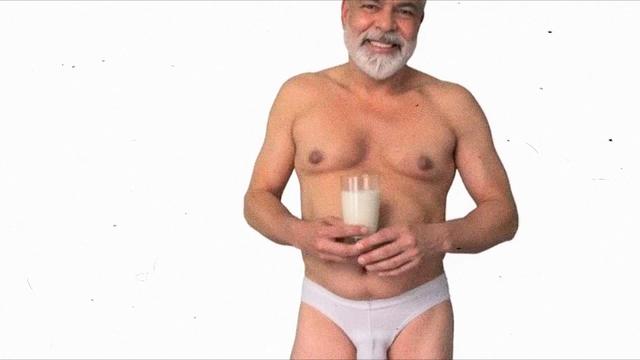 LEITE DE SACO (VIDEOCLIPE)