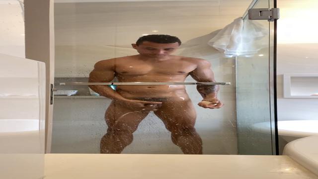 Um banho pra relaxar, depois da faculdade 