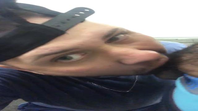 Carinha caiu de boca na minha rola na escada de emer...