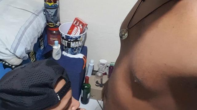 O Crossfiteiro tirando leite do meu pau