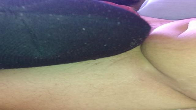 Puta mamando os machos 