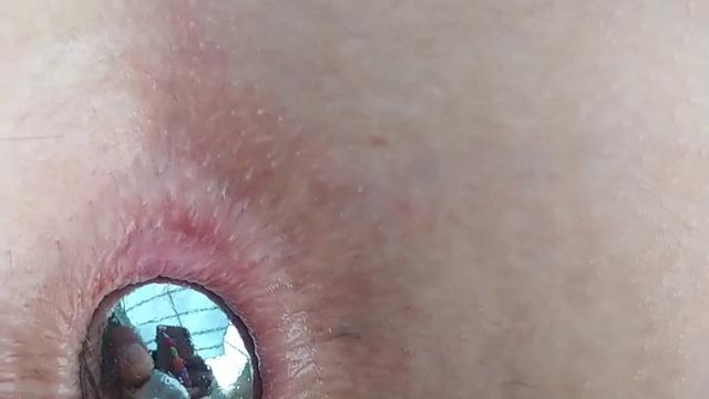 Marido enfiando plug no meu cuzinho 