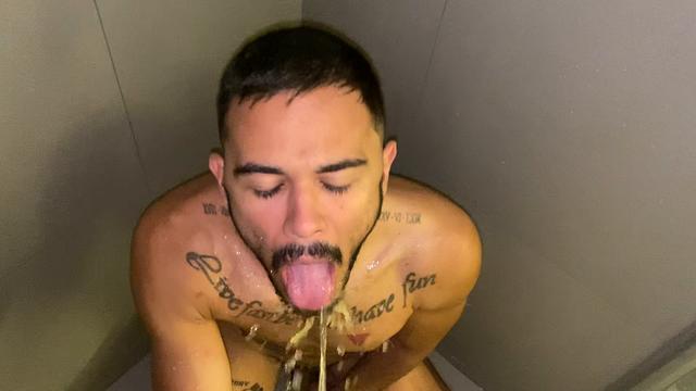Bonus Piss - Langerir and High Heels - Rico Marlon
