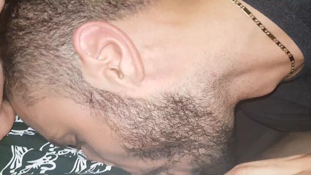 Meu vício diário. Mamar piroca de hetero 