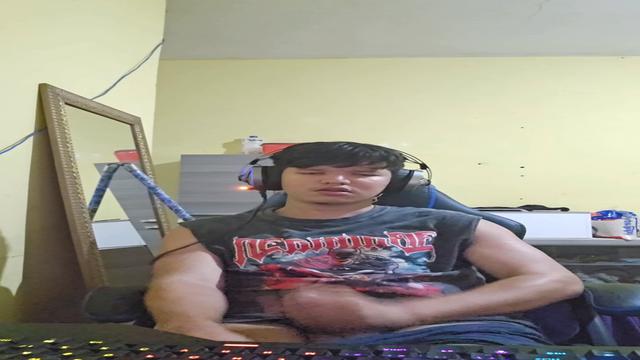 Namoraria um mlk gamer pentelhudo assim?