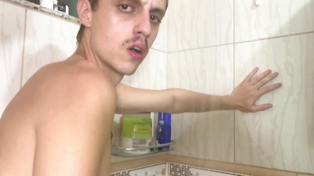 Foda gostosa no banheiro...