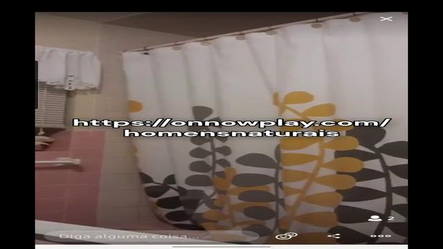 Moreno careca dotado no banho...