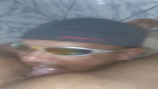 Chupando o cu do meu amigo Hétero 