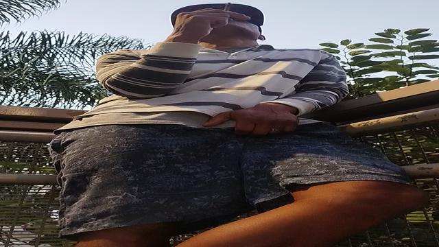 Gozandoo outside 