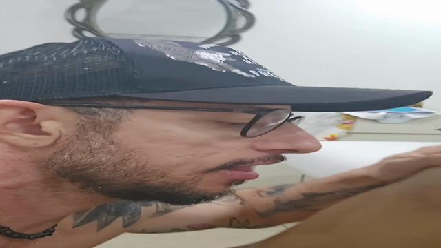 Novinho gostoso e pauzudo