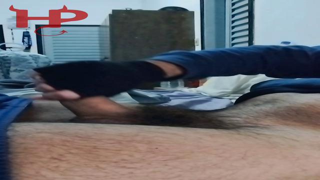 Handjob in winter with just gloves 