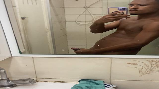 Alguém para bater uma para mim?