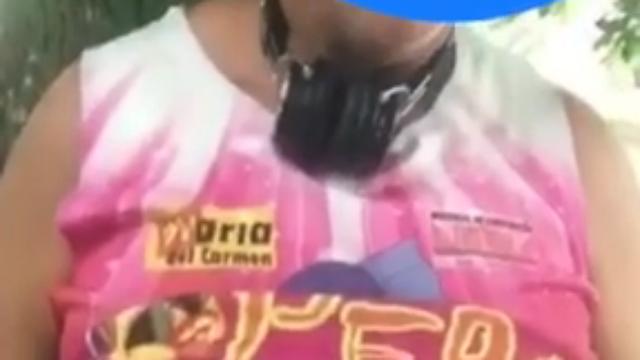 Rapidinha mamada no Vovô No meio da Rua 