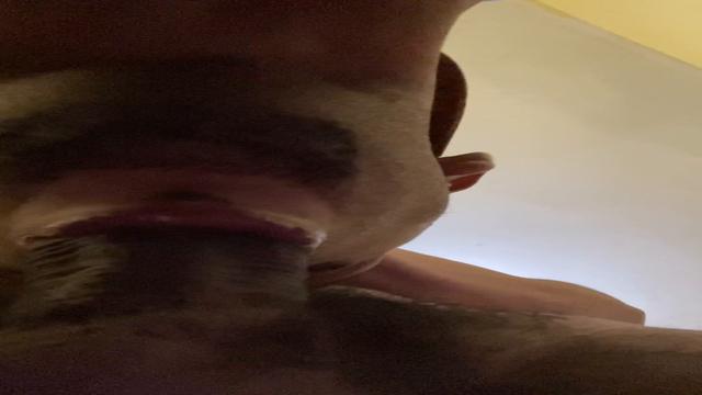 Jogando e deixando o vizinho engasgar e se lambuzar ...