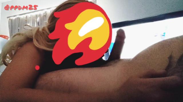 Tatuado gostoso gozando...