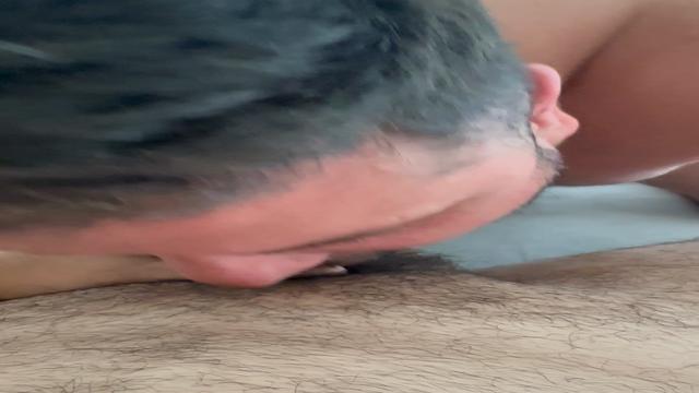 Cai de boca no pau do irmão do síndico do meu prédio 