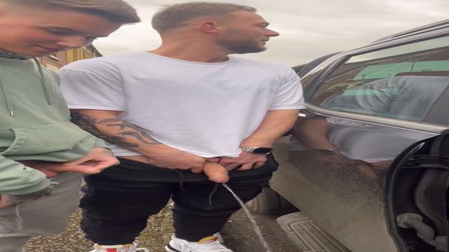 #Short - Fit father and son, pissing