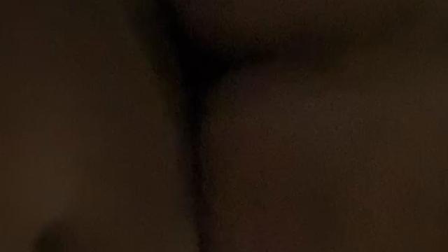 Mamando roludo e socando nele