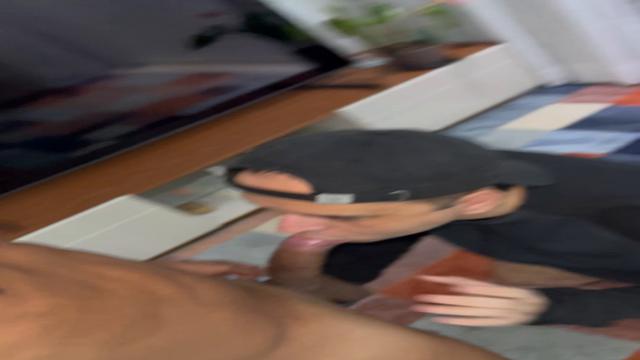 Dei de mama também e ainda fiz beber porra