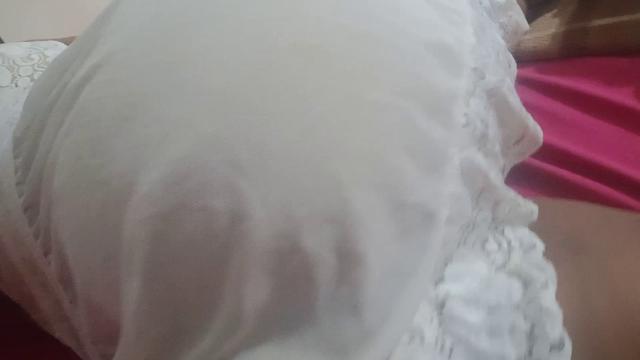 Embreve videozinho brincando com o Clitóris ?
