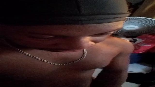 Mlk marrentinho liberou o cu parte 2