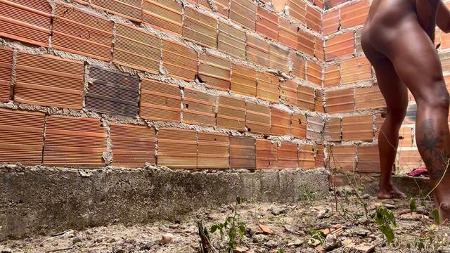 Acordando com tesao na pica cheia de leite 