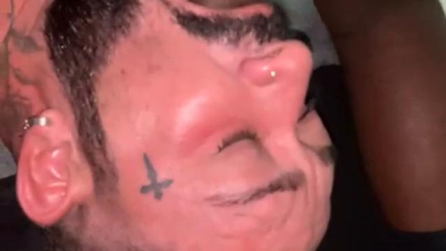 Macho dominador botando pra eu mamar