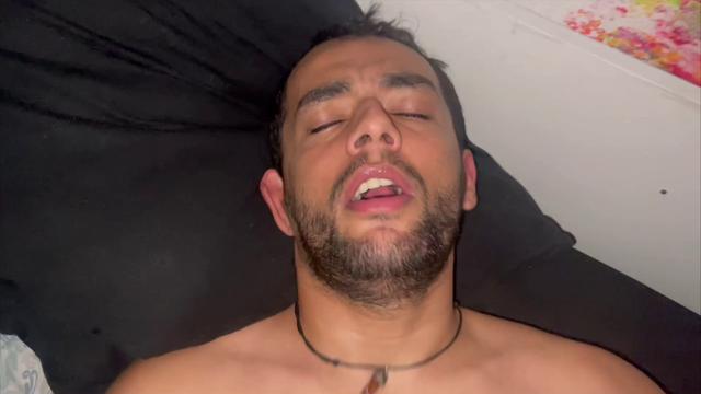 Descendo a rola no raphael logo cedo, gozou muito go...