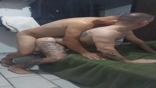 Macho caminhoneiro gaúcho casado,  queria ser inicia...